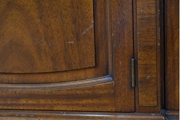 中古　DREXEL HERITAGE JAPAN(ドレクセルヘリテイジジャパン)　Triune(トライユン)　マホガニー材　クラシカルなサイドボード　(R-087038)