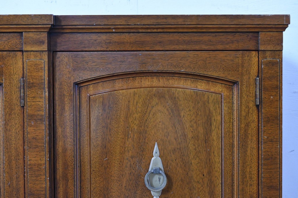 中古　DREXEL HERITAGE JAPAN(ドレクセルヘリテイジジャパン)　Triune(トライユン)　マホガニー材　クラシカルなサイドボード　(R-087038)