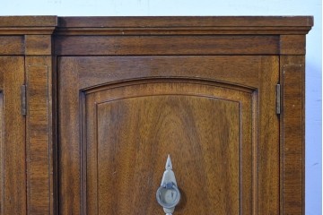 中古　DREXEL HERITAGE JAPAN(ドレクセルヘリテイジジャパン)　Triune(トライユン)　マホガニー材　クラシカルなサイドボード　(R-087038)