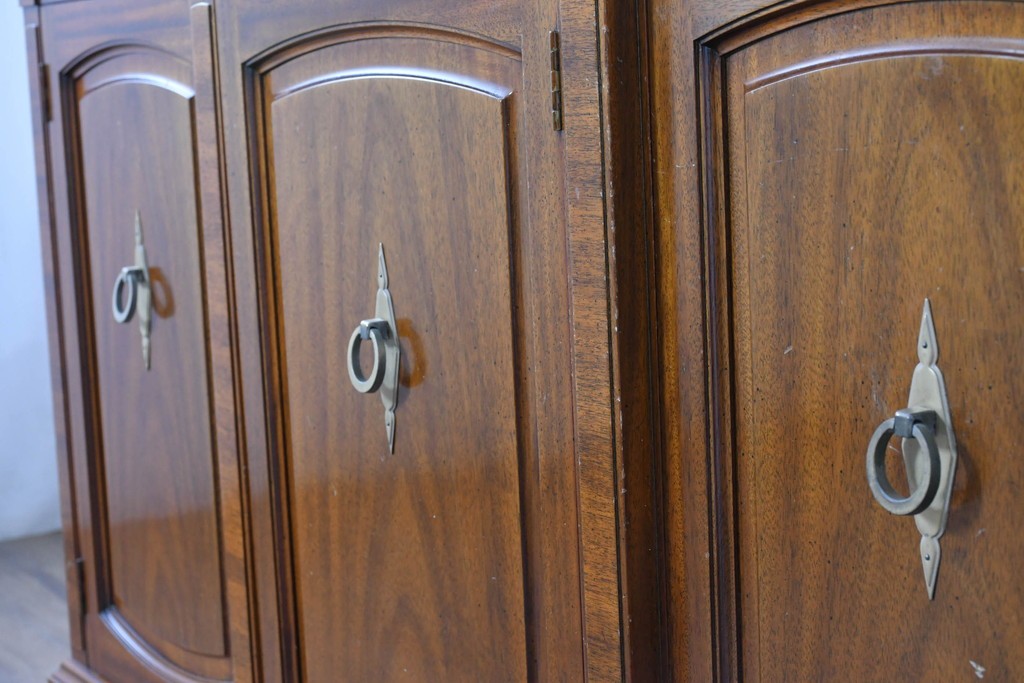 中古　DREXEL HERITAGE JAPAN(ドレクセルヘリテイジジャパン)　Triune(トライユン)　マホガニー材　クラシカルなサイドボード　(R-087038)