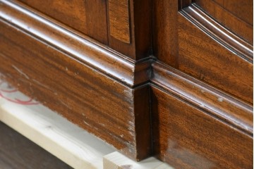 中古　DREXEL HERITAGE JAPAN(ドレクセルヘリテイジジャパン)　Triune(トライユン)　マホガニー材　クラシカルなサイドボード　(R-087038)