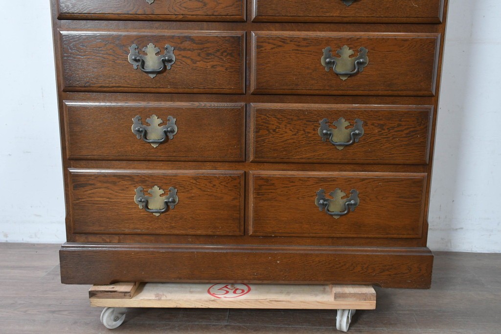 中古　美品　横浜クラシック家具 ダニエル(Daniel)　特注モデル　オーク材　収納力たっぷりのチェスト　(R-087039)