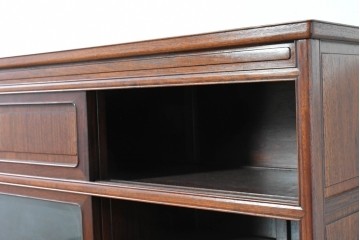 中古　高級品　伊勢丹デパート取り扱い品　指物工芸家具　花梨(カリン)材　職人手作りの小ぶりな茶箪笥　定価約36万円　(R-087040)