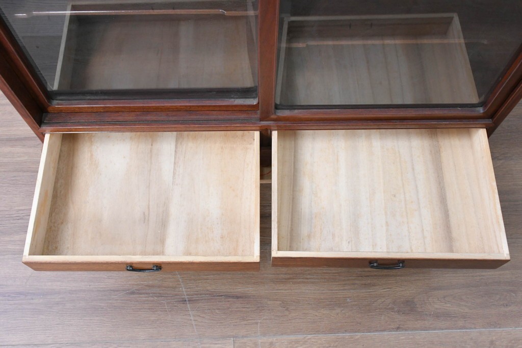 中古　高級品　伊勢丹デパート取り扱い品　指物工芸家具　花梨(カリン)材　職人手作りの小ぶりな茶箪笥　定価約36万円　(R-087040)