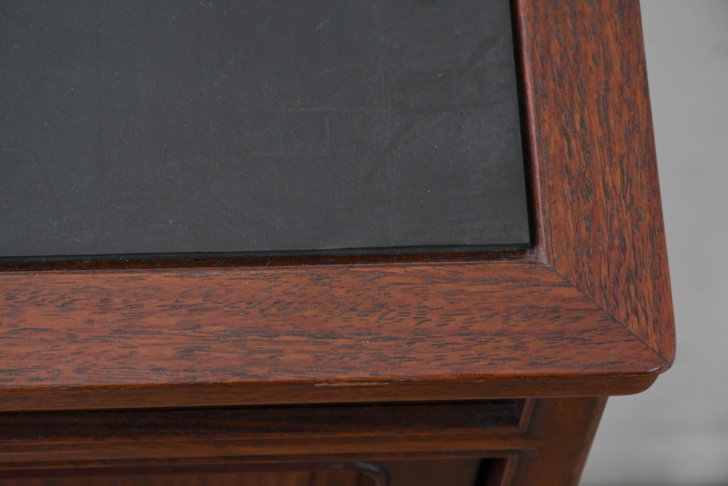 中古　高級品　伊勢丹デパート取り扱い品　指物工芸家具　花梨(カリン)材　職人手作りの小ぶりな茶箪笥　定価約36万円　(R-087040)