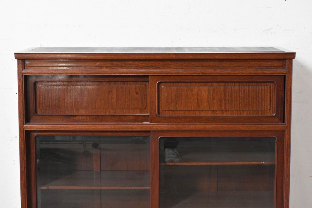 中古　高級品　伊勢丹デパート取り扱い品　指物工芸家具　花梨(カリン)材　職人手作りの小ぶりな茶箪笥　定価約36万円　(R-087040)