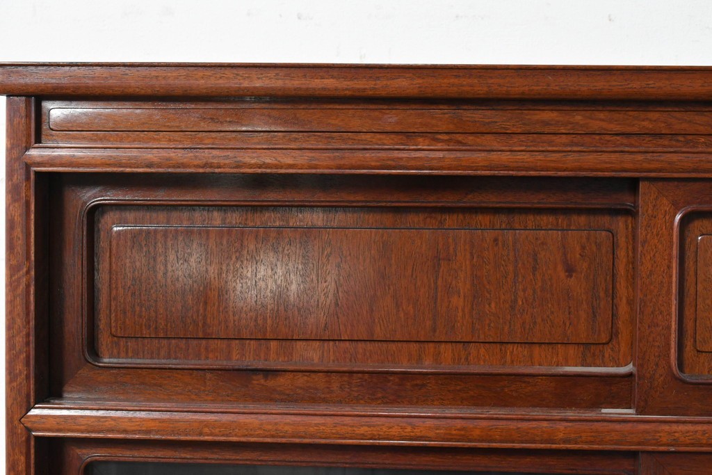 中古　高級品　伊勢丹デパート取り扱い品　指物工芸家具　花梨(カリン)材　職人手作りの小ぶりな茶箪笥　定価約36万円　(R-087040)