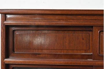 中古　高級品　伊勢丹デパート取り扱い品　指物工芸家具　花梨(カリン)材　職人手作りの小ぶりな茶箪笥　定価約36万円　(R-087040)