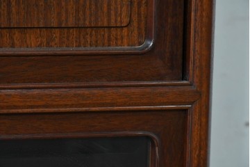 中古　高級品　伊勢丹デパート取り扱い品　指物工芸家具　花梨(カリン)材　職人手作りの小ぶりな茶箪笥　定価約36万円　(R-087040)