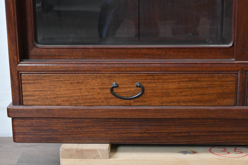 中古　高級品　伊勢丹デパート取り扱い品　指物工芸家具　花梨(カリン)材　職人手作りの小ぶりな茶箪笥　定価約36万円　(R-087040)