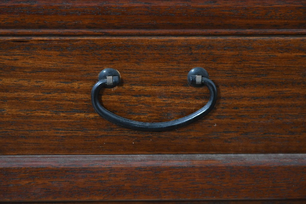 中古　高級品　伊勢丹デパート取り扱い品　指物工芸家具　花梨(カリン)材　職人手作りの小ぶりな茶箪笥　定価約36万円　(R-087040)