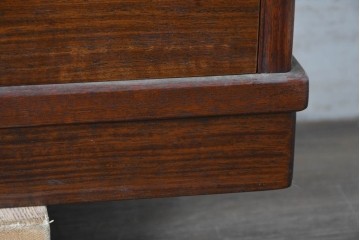 中古　高級品　伊勢丹デパート取り扱い品　指物工芸家具　花梨(カリン)材　職人手作りの小ぶりな茶箪笥　定価約36万円　(R-087040)