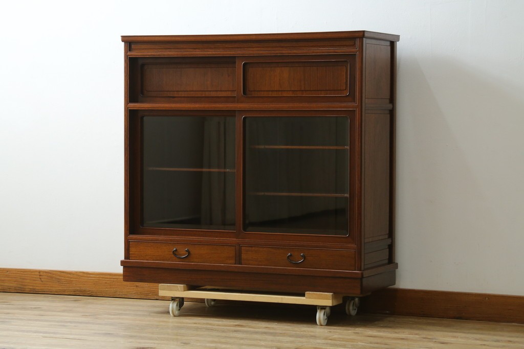 中古　高級品　伊勢丹デパート取り扱い品　指物工芸家具　花梨(カリン)材　職人手作りの小ぶりな茶箪笥　定価約36万円　(R-087040)