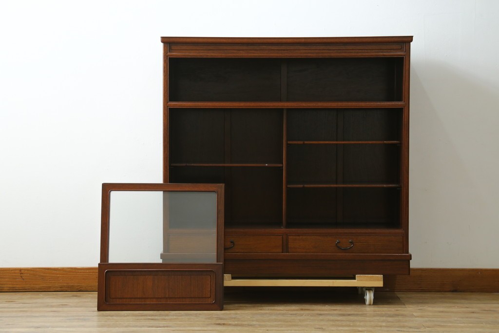 中古　高級品　伊勢丹デパート取り扱い品　指物工芸家具　花梨(カリン)材　職人手作りの小ぶりな茶箪笥　定価約36万円　(R-087040)