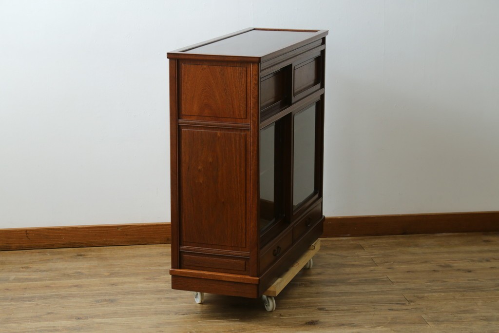 中古　高級品　伊勢丹デパート取り扱い品　指物工芸家具　花梨(カリン)材　職人手作りの小ぶりな茶箪笥　定価約36万円　(R-087040)