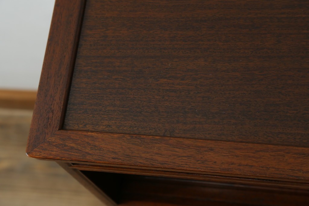 中古　高級品　伊勢丹デパート取り扱い品　指物工芸家具　花梨(カリン)材　職人手作りの小ぶりな茶箪笥　定価約36万円　(R-087040)