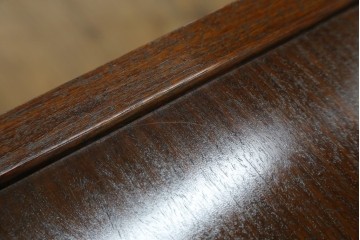 中古　高級品　伊勢丹デパート取り扱い品　指物工芸家具　花梨(カリン)材　職人手作りの小ぶりな茶箪笥　定価約36万円　(R-087040)