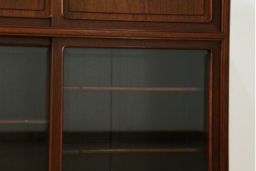 中古　高級品　伊勢丹デパート取り扱い品　指物工芸家具　花梨(カリン)材　職人手作りの小ぶりな茶箪笥　定価約36万円　(R-087040)
