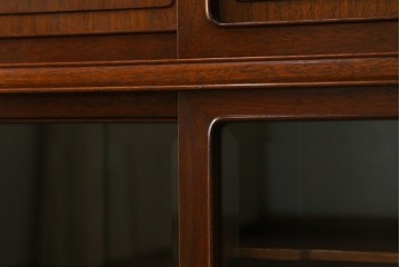 中古　高級品　伊勢丹デパート取り扱い品　指物工芸家具　花梨(カリン)材　職人手作りの小ぶりな茶箪笥　定価約36万円　(R-087040)