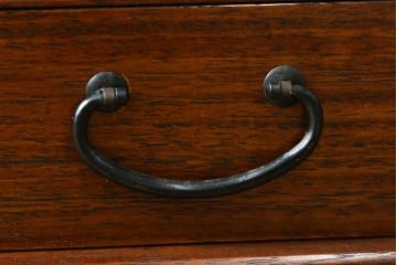 中古　高級品　伊勢丹デパート取り扱い品　指物工芸家具　花梨(カリン)材　職人手作りの小ぶりな茶箪笥　定価約36万円　(R-087040)