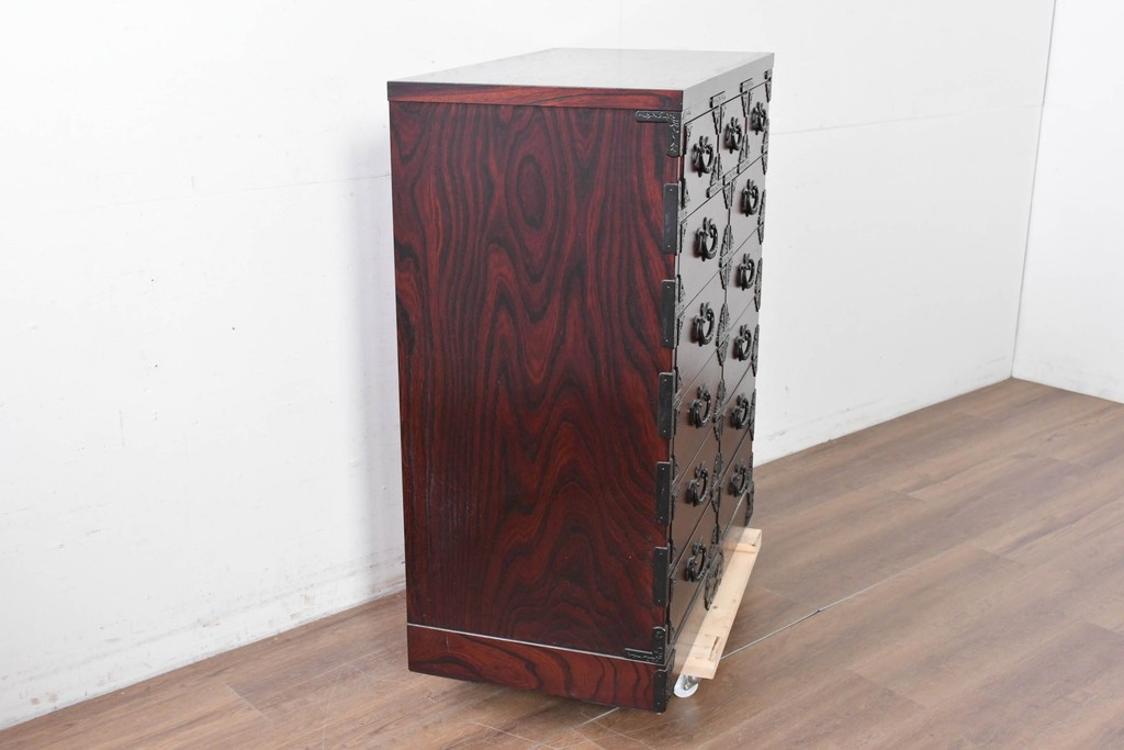 中古　美品　特注モデル　岩谷堂箪笥　重厚感あふれる引き出し13杯の整理箪笥　(R-087041)