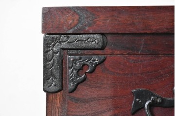 中古　美品　特注モデル　岩谷堂箪笥　重厚感あふれる引き出し13杯の整理箪笥　(R-087041)