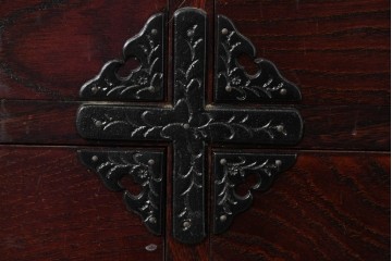 中古　美品　特注モデル　岩谷堂箪笥　重厚感あふれる引き出し13杯の整理箪笥　(R-087041)