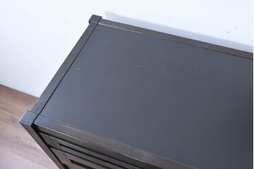 中古　美品　高級品　国産工芸家具　現代和具　NOBUYA MATSUOKA　松岡漆工　浮造り加工の和モダンなチェスト　定価約48万円　(R-087042)