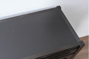 中古　美品　高級品　国産工芸家具　現代和具　NOBUYA MATSUOKA　松岡漆工　浮造り加工の和モダンなチェスト　定価約48万円　(R-087042)