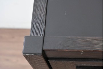 中古　美品　高級品　国産工芸家具　現代和具　NOBUYA MATSUOKA　松岡漆工　浮造り加工の和モダンなチェスト　定価約48万円　(R-087042)