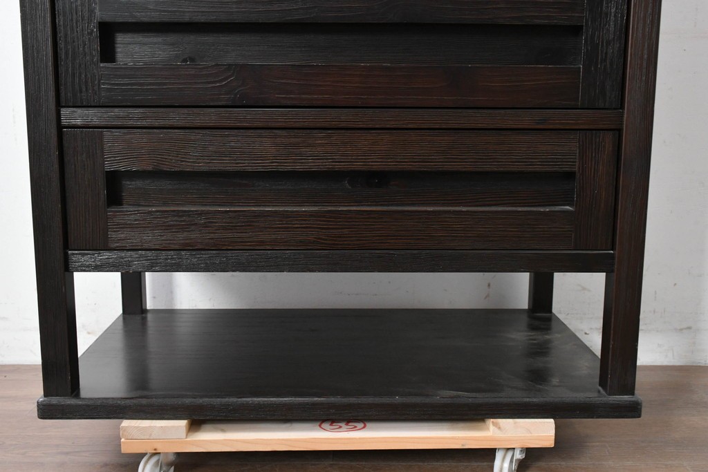 中古　美品　高級品　国産工芸家具　現代和具　NOBUYA MATSUOKA　松岡漆工　浮造り加工の和モダンなチェスト　定価約48万円　(R-087042)