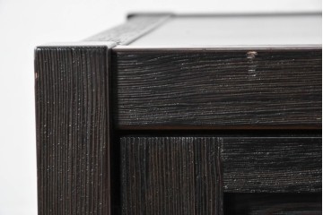 中古　美品　高級品　国産工芸家具　現代和具　NOBUYA MATSUOKA　松岡漆工　浮造り加工の和モダンなチェスト　定価約48万円　(R-087042)