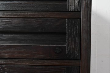 中古　美品　高級品　国産工芸家具　現代和具　NOBUYA MATSUOKA　松岡漆工　浮造り加工の和モダンなチェスト　定価約48万円　(R-087042)