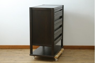 中古　美品　高級品　国産工芸家具　現代和具　NOBUYA MATSUOKA　松岡漆工　浮造り加工の和モダンなチェスト　定価約48万円　(R-087042)