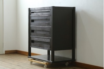 中古　美品　高級品　国産工芸家具　現代和具　NOBUYA MATSUOKA　松岡漆工　浮造り加工の和モダンなチェスト　定価約48万円　(R-087042)