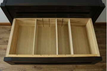 中古　美品　高級品　国産工芸家具　現代和具　NOBUYA MATSUOKA　松岡漆工　浮造り加工の和モダンなチェスト　定価約48万円　(R-087042)
