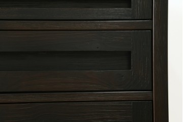 中古　美品　高級品　国産工芸家具　現代和具　NOBUYA MATSUOKA　松岡漆工　浮造り加工の和モダンなチェスト　定価約48万円　(R-087042)