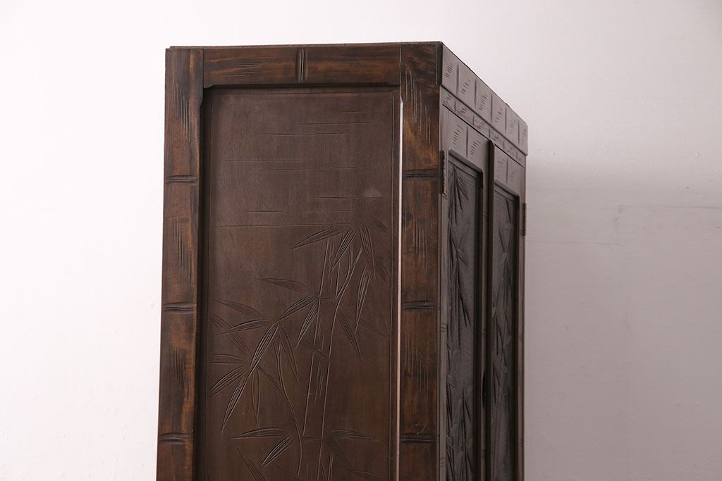 《天板・台輪取り付け加工費込み》中古　伝統工芸　軽井沢彫り　竹彫刻が印象的な着物箪笥　(R-087045)