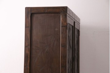 《天板・台輪取り付け加工費込み》中古　伝統工芸　軽井沢彫り　竹彫刻が印象的な着物箪笥　(R-087045)