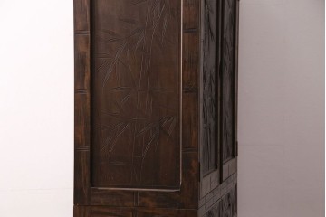 《天板・台輪取り付け加工費込み》中古　伝統工芸　軽井沢彫り　竹彫刻が印象的な着物箪笥　(R-087045)