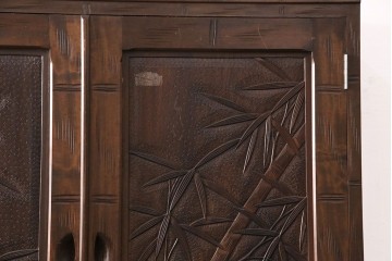 《天板・台輪取り付け加工費込み》中古　伝統工芸　軽井沢彫り　竹彫刻が印象的な着物箪笥　(R-087045)