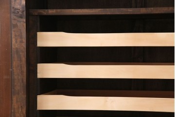 《天板・台輪取り付け加工費込み》中古　伝統工芸　軽井沢彫り　竹彫刻が印象的な着物箪笥　(R-087045)