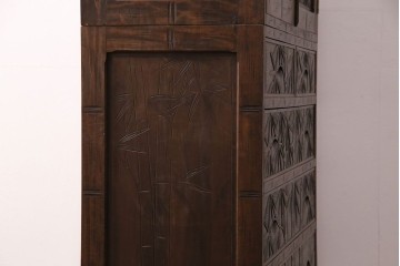 《天板取り付け加工費込み》中古　伝統工芸　軽井沢彫り　竹林の彫刻が味わい深いチェスト　(R-087046)