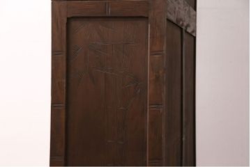 《天板取り付け加工費込み》中古　伝統工芸　軽井沢彫り　竹林の彫刻が味わい深いチェスト　(R-087046)