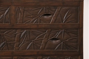 《天板取り付け加工費込み》中古　伝統工芸　軽井沢彫り　竹林の彫刻が味わい深いチェスト　(R-087046)