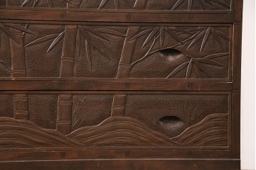 《天板取り付け加工費込み》中古　伝統工芸　軽井沢彫り　竹林の彫刻が味わい深いチェスト　(R-087046)