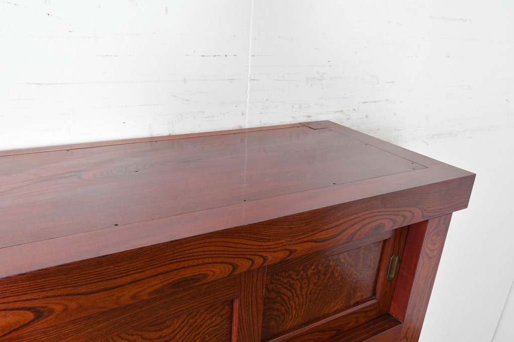 和製ヴィンテージ　最高級!!　国産職人手作り工芸家具　総欅(ケヤキ)材　前板玉杢が美しい総漆塗りの二段重ね水屋箪笥　製作費推定350万円以上　(R-087047)