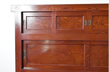 和製ヴィンテージ　最高級!!　国産職人手作り工芸家具　総欅(ケヤキ)材　前板玉杢が美しい総漆塗りの二段重ね水屋箪笥　製作費推定350万円以上　(R-087047)