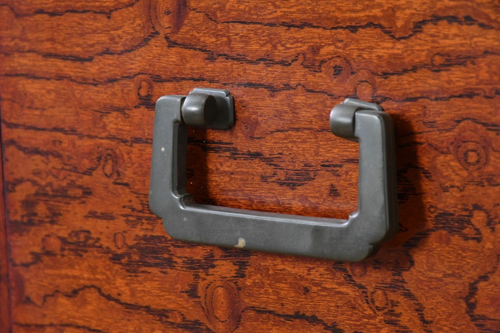 和製ヴィンテージ　最高級!!　国産職人手作り工芸家具　総欅(ケヤキ)材　前板玉杢が美しい総漆塗りの二段重ね水屋箪笥　製作費推定350万円以上　(R-087047)