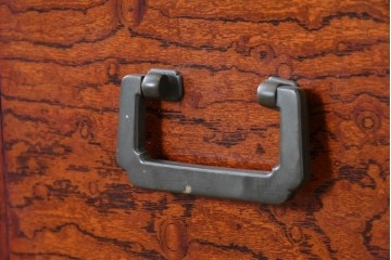 和製ヴィンテージ　最高級!!　国産職人手作り工芸家具　総欅(ケヤキ)材　前板玉杢が美しい総漆塗りの二段重ね水屋箪笥　製作費推定350万円以上　(R-087047)